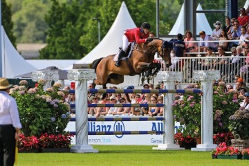 paard-11-moeder-hh-azur20220703-ga71679.jpg